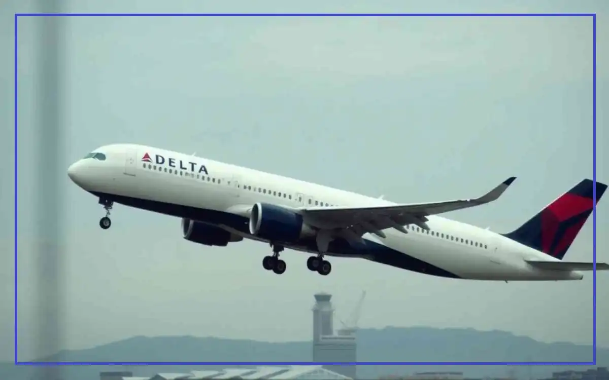 Delta flight DL275 Diverted Lax