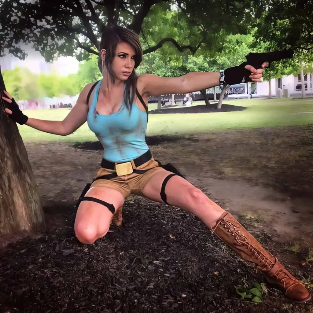 Hot-Lara-Croft-Cosplay-Photos-37