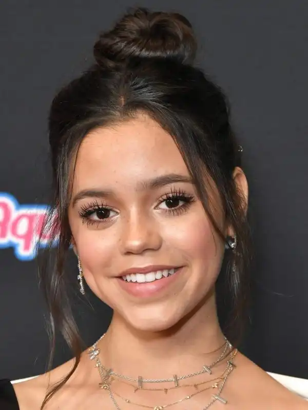 Sexy Photos of Jenna Ortega